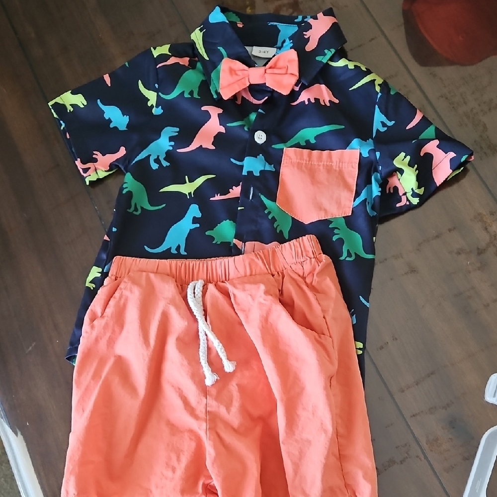 Dinosaur Print Shirt and Shorts Set with Bow Tie